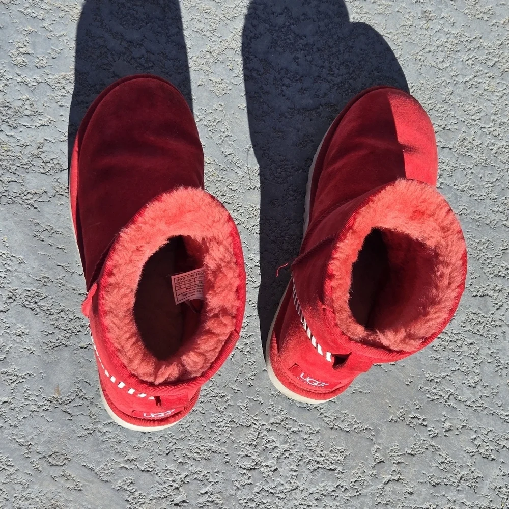 Ugg Men Sz 9 Red Candy Cane Trim Sherpa Bootie